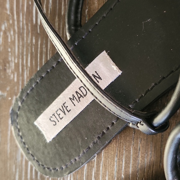 Sandals - Picture 2 of 4